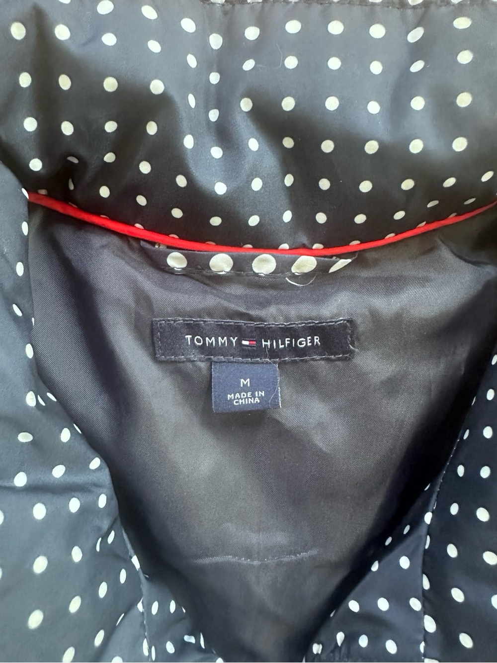 NWOT Tommy Hilfiger Navy and White Polka Dot Quilted Vest - Picture 4 of 9